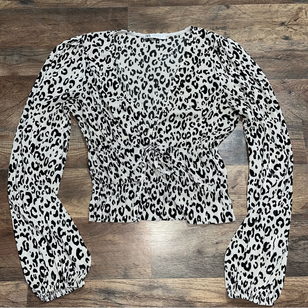 Zara Leopard Print top textured silky small